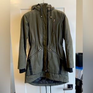 Army green ladies “minimum” winter coat